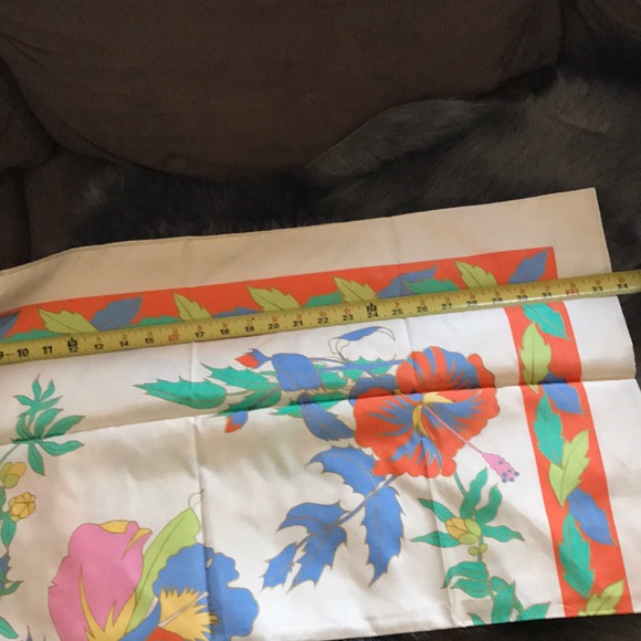 Very nice, scarf - Picture 5 of 6